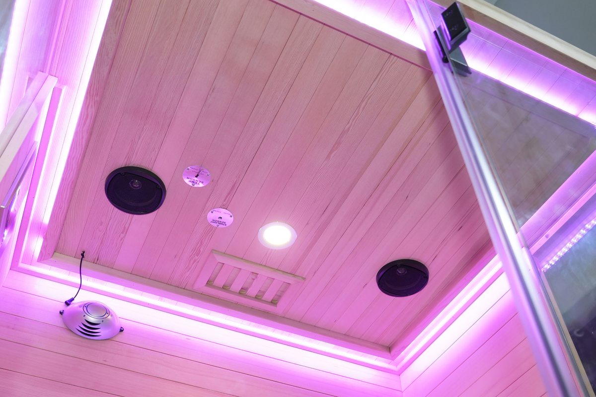 Blisspod Vantaa Red 2-Person Full-Spectrum Sauna