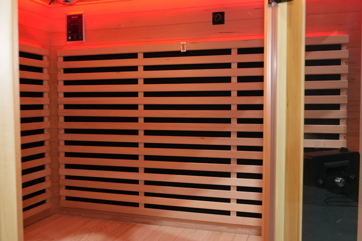 Blisspod Vienna Red 4-5 Person Full-Spectrum Corner Sauna