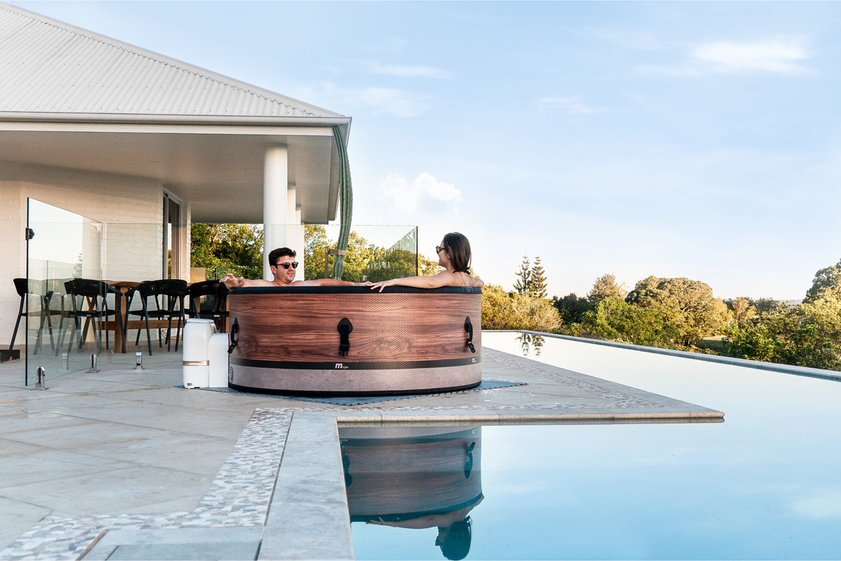 MSpa Duet 6-Person Verto Rigid Hot Tub