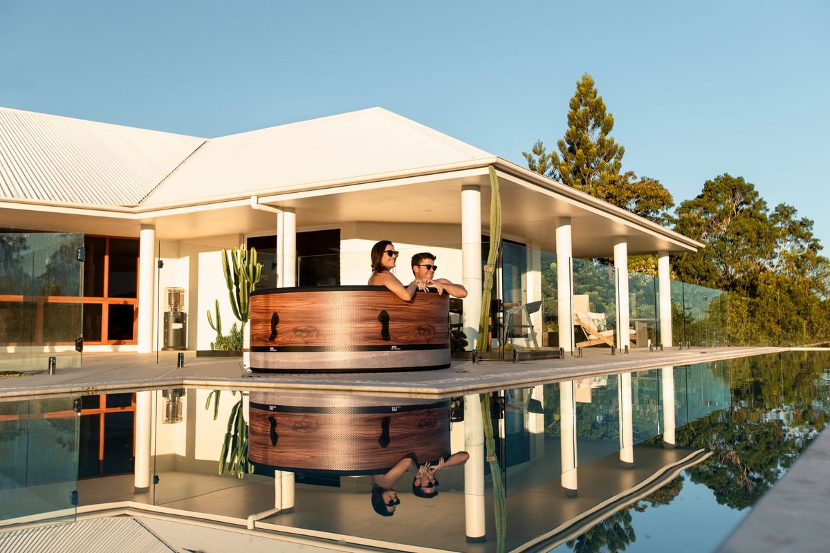 MSpa Duet 6-Person Verto Rigid Hot Tub