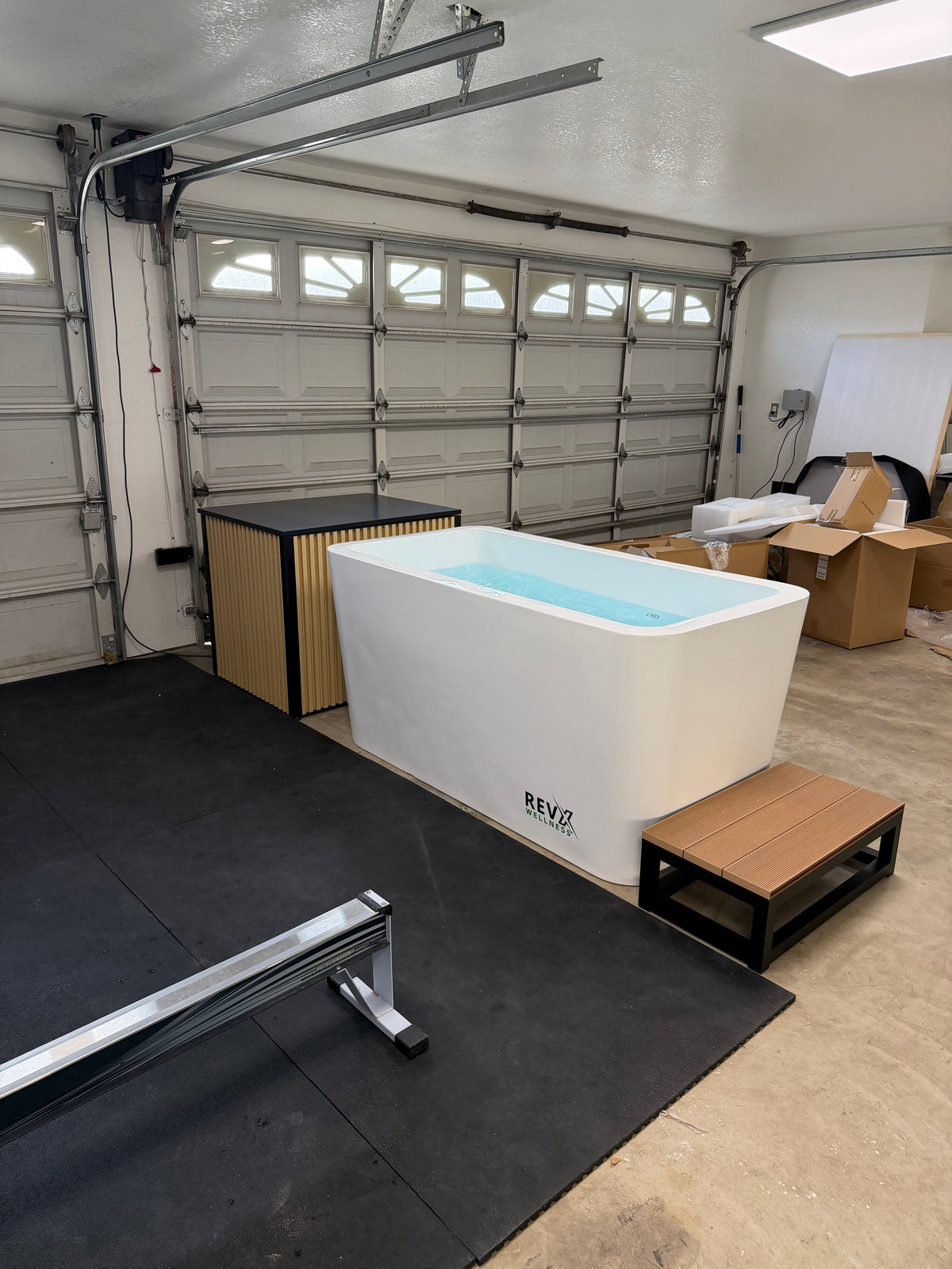 RevX Acrylic X Tub Cold Plunge with LUX Chiller and Filtration