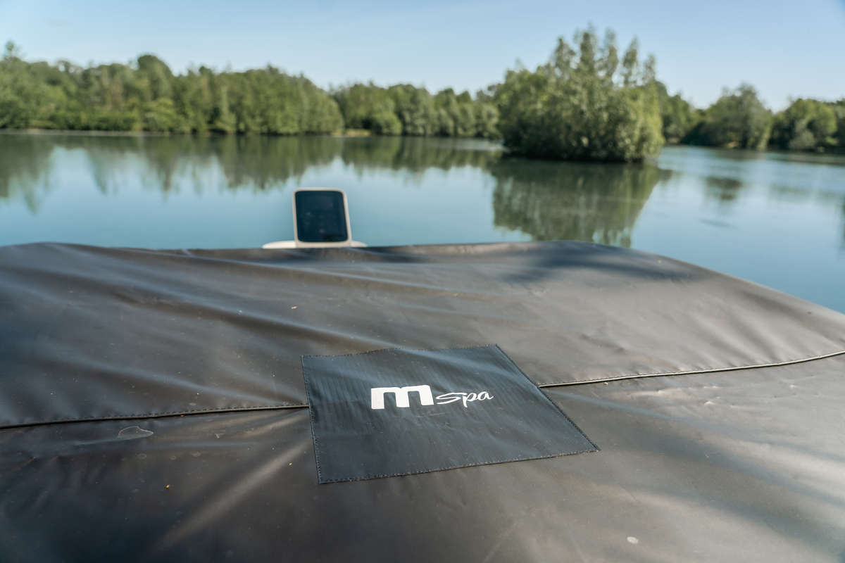 MSpa Oslo 6-Person Rigid Frame Hot Tub with Lights