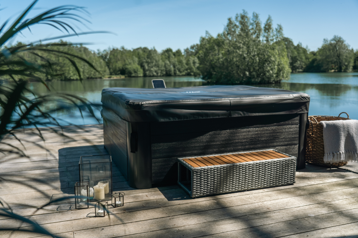 MSpa Oslo 6-Person Rigid Frame Hot Tub with Lights