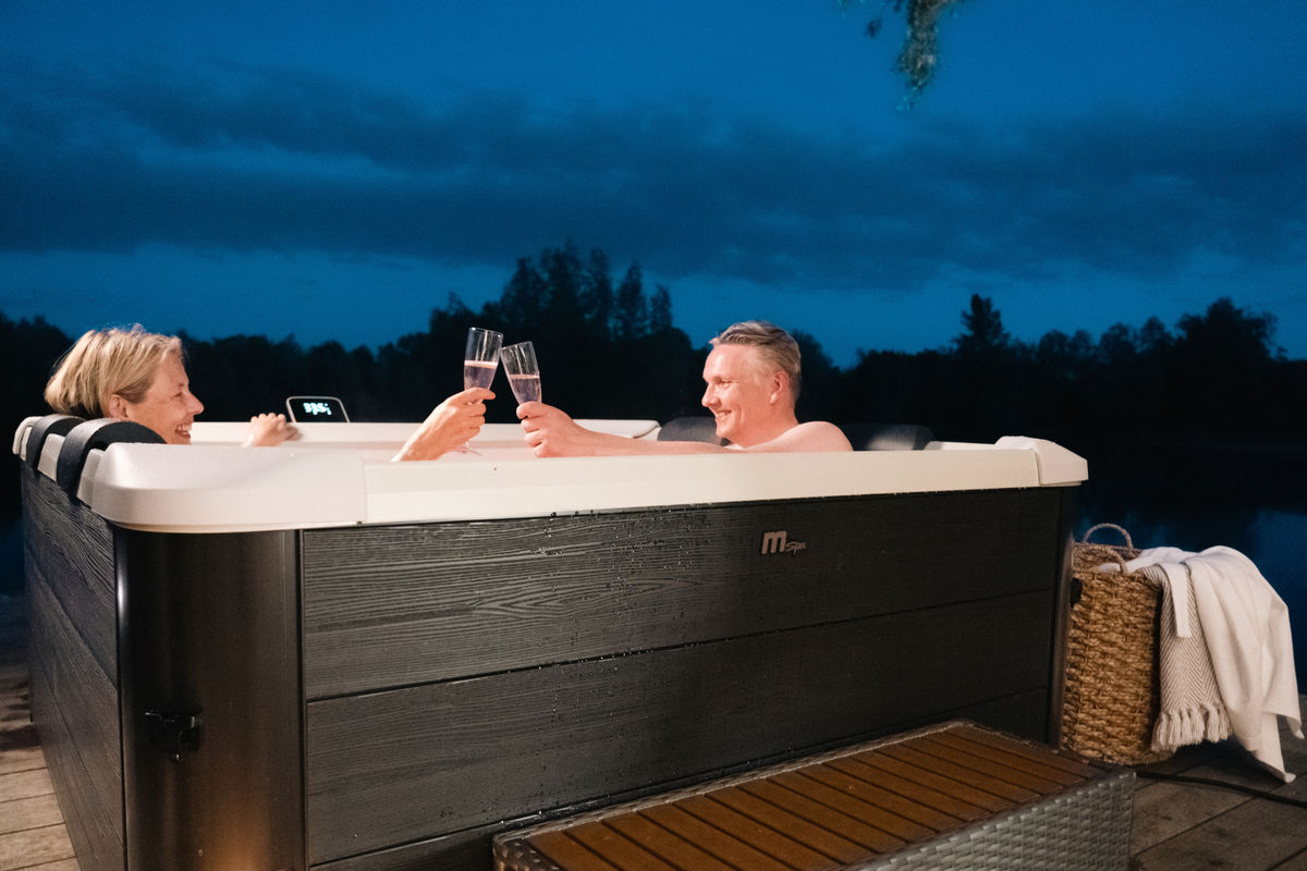 MSpa Oslo 6-Person Rigid Frame Hot Tub with Lights